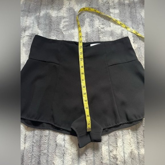 Aritzia Wilfred Larvotto Shorts Black Size 6 - Picture 5 of 10